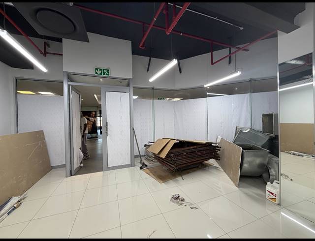 68M² BUILDING TO LET IN CLAREMONT